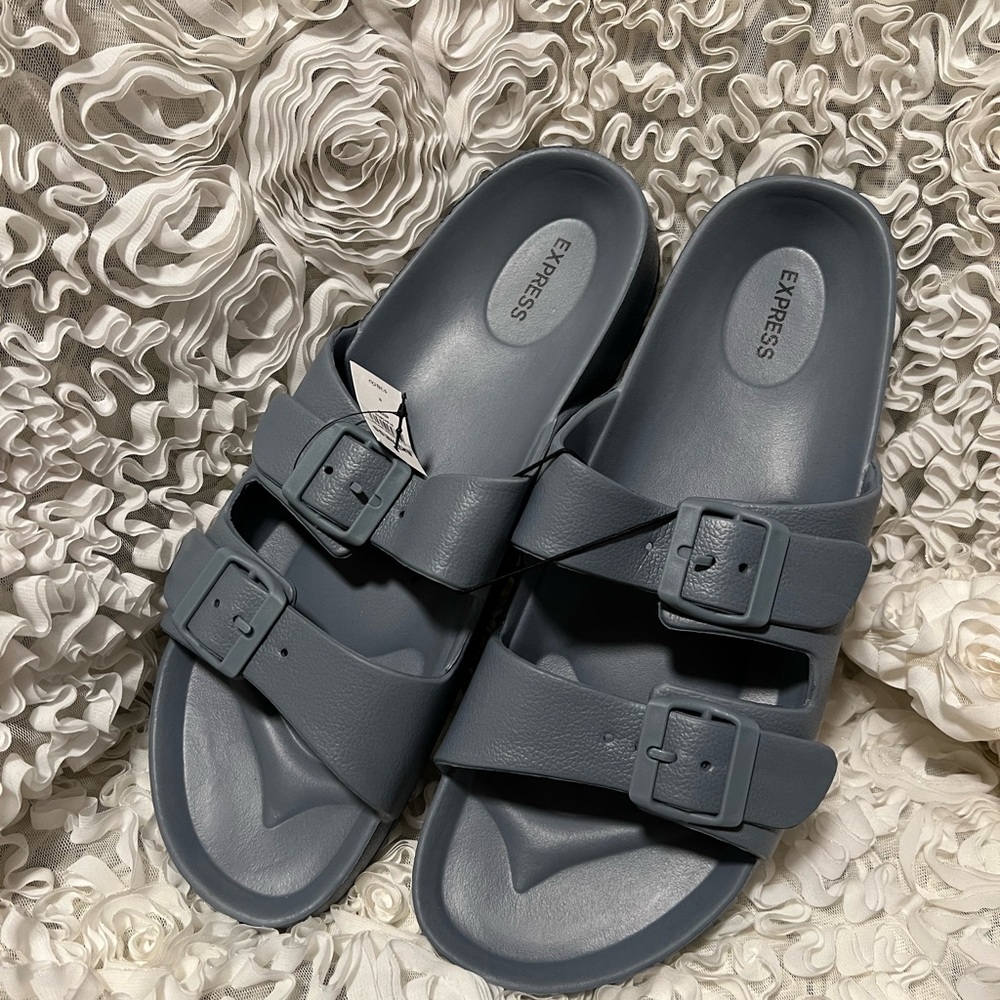 BNWT! Express men double buckle slides/sandals/ flip-flops💙